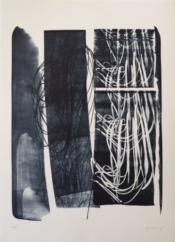 Hans Hartung, L 57, lithographie originale sur papier vélin BFK Rives, signée et justifiée (70/75) au crayon par l’artiste, 86,3 x 62,3 cm, 1973.